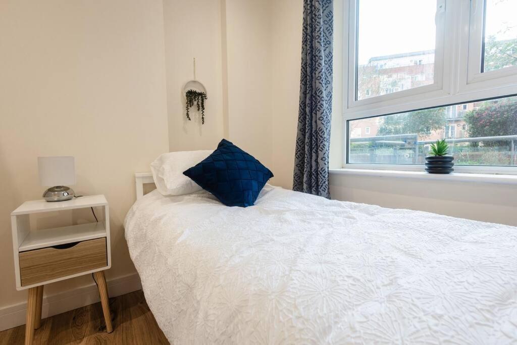 Ocean - 2 Bed Flat Sleeps 6 With Gym Access Apartment เซาธ์แธมป์ตัน ภายนอก รูปภาพ